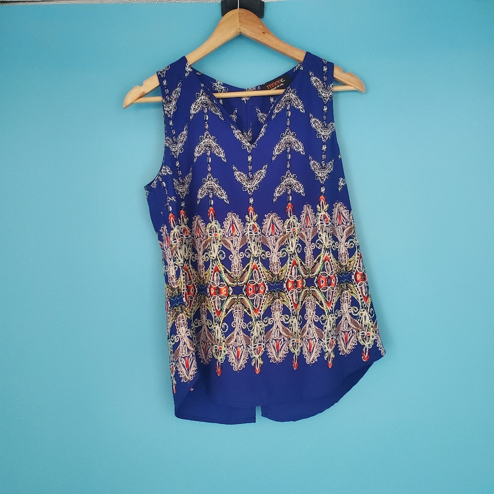 Renee C. Sleeveless Blouse Size Small V-Neck
